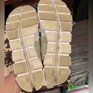 Women’s On Cloud running shoe